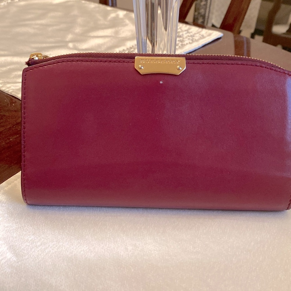 Burberry Alvington  continental zipper wallet